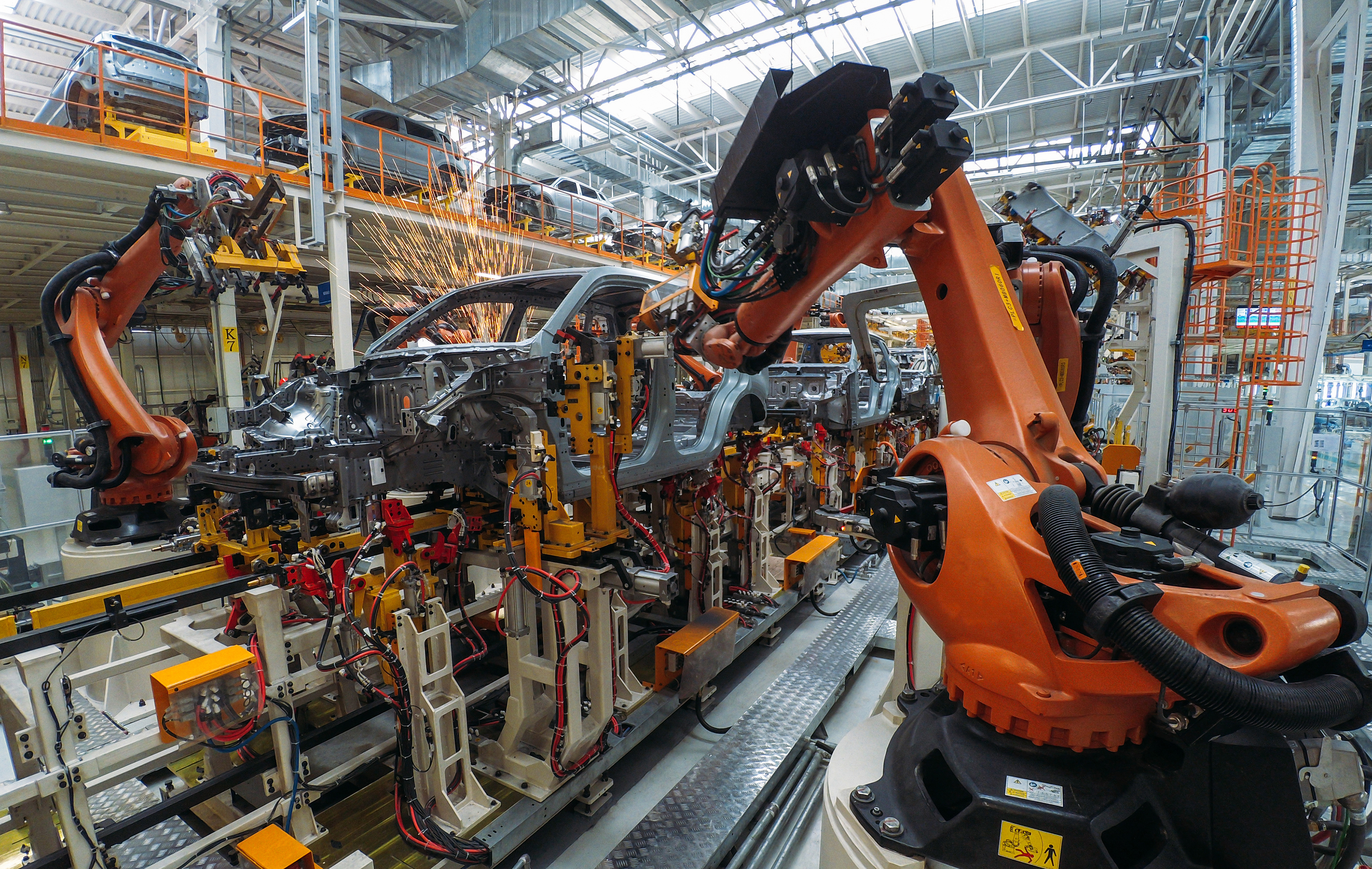 Car production with robots